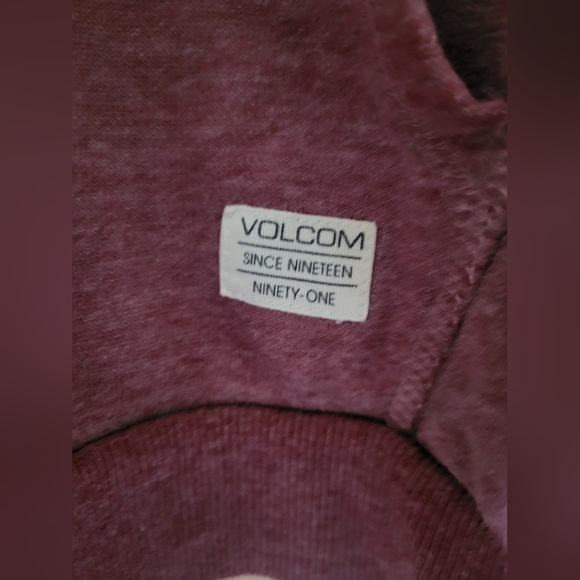 4/$20 Volcom size small sweater. Red burgundy color unisex - Picture 2 of 6